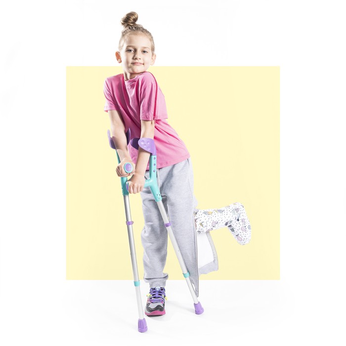Spodnie na gips dziecięce z zamkami w obu nogawkach